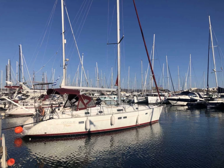 Sailboat hire in Alimos - Bénéteau Oceanis 411 Clipper
