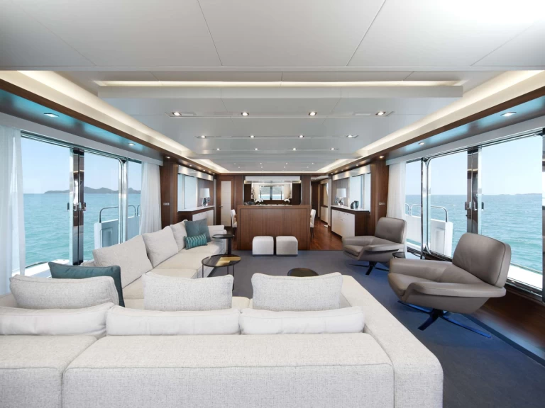 Hire Luxury Yacht with or without skipper Sunseeker Athens