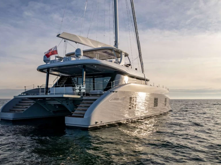 Luxury Yacht hire in Glossy - Sunreef ENTRE4