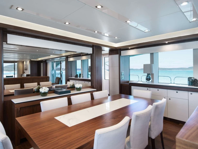 Hire Luxury Yacht Sunseeker with a boat licence