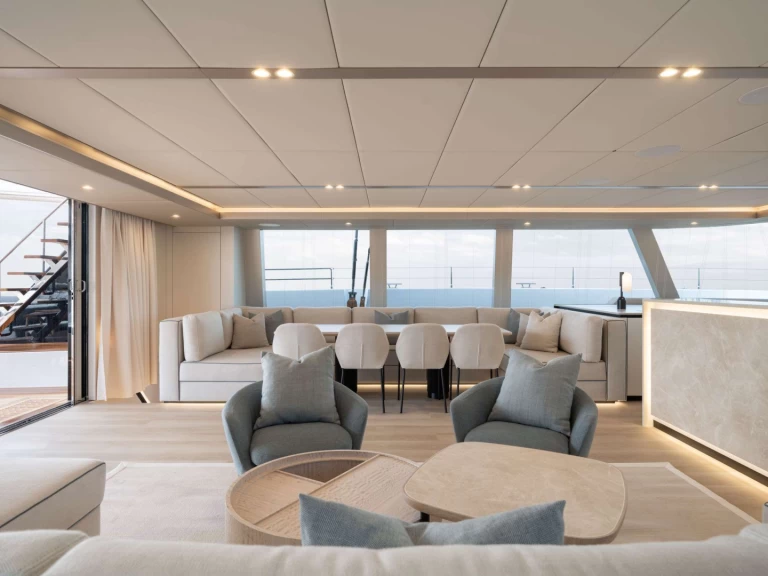 Luxury Yacht to hire Glossy at the best price