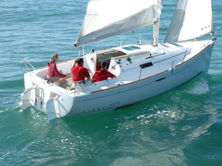 Yacht charter La Trinité-sur-Mer - Bénéteau First 25 on SamBoat