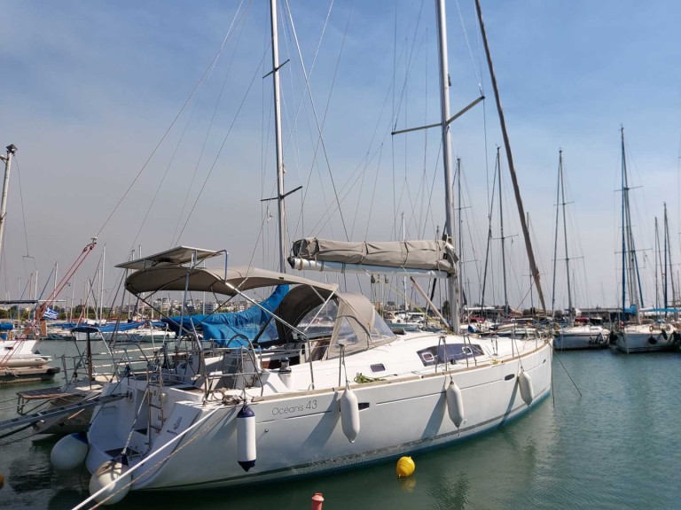 Sailboat hire in Kallithea - Bénéteau Oceanis 43