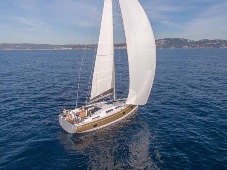 Sailboat to hire Kavála at the best price