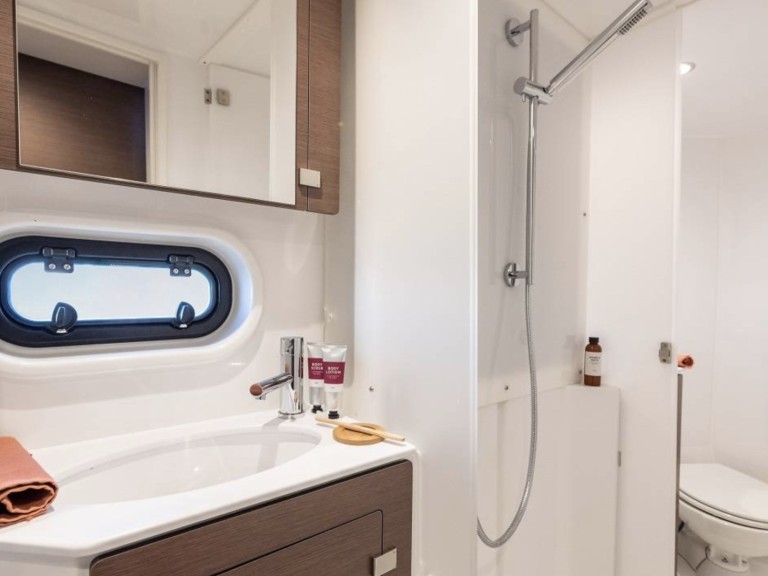 Catamaran hire in Drage - Bali Catamarans Bali 4.2