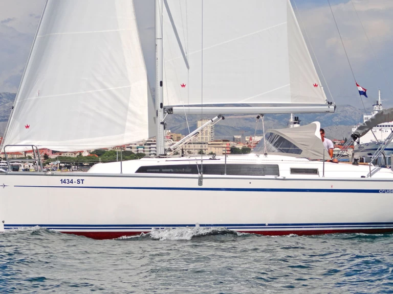 Sailboat hire in Split - Bavaria Cruiser 34
