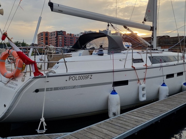 Charter a Bavaria Bavaria 46 in Gdańsk on Samboat