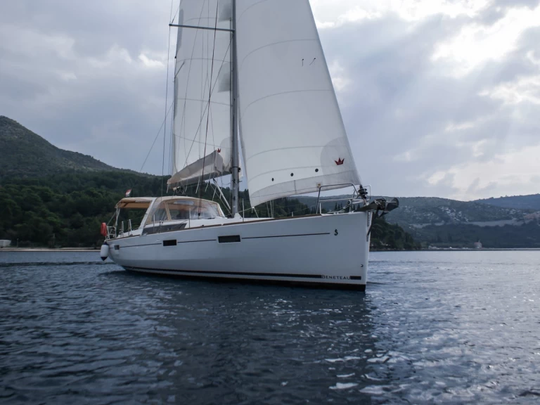 Hire a Bénéteau Oceanis 45 Tivat
