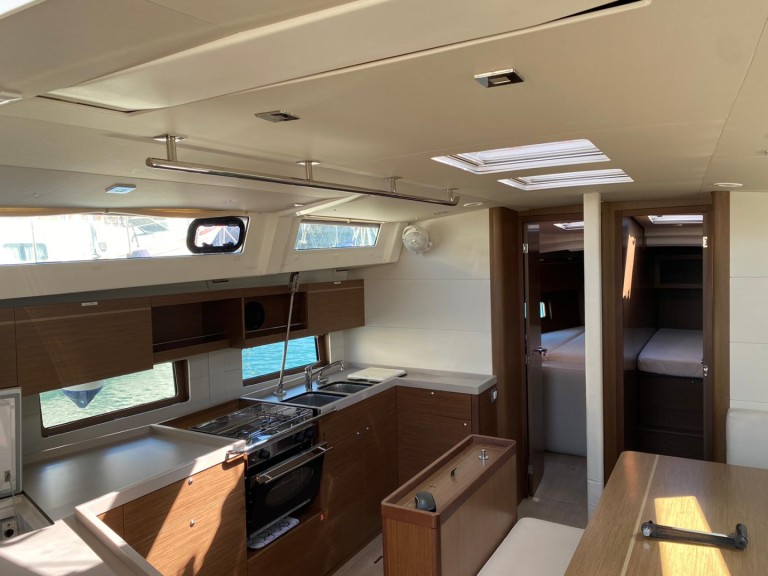 Hire a Bénéteau Oceanis 46 Procida