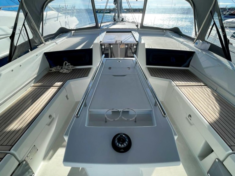 Hire Sailboat Bénéteau with a boat licence