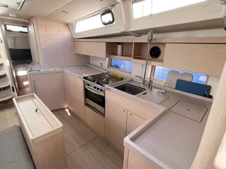 Bénéteau Oceanis 46.1 charter bareboat or skippered in  Barcelona