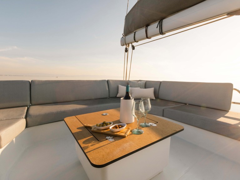 Catamaran to hire Lefkáda at the best price