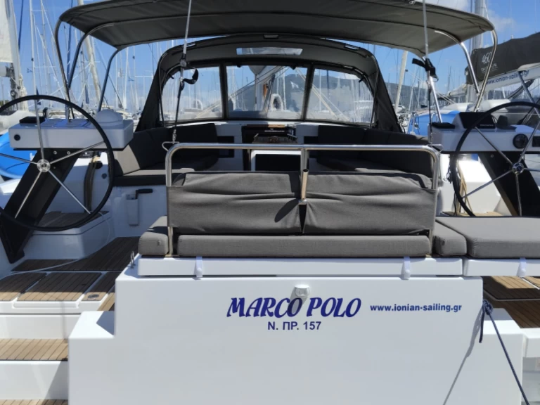 Yacht hire Lefkáda cheap Dufour 470