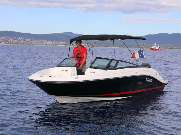 Sailboat hire in Saint-Raphaël - Bénéteau Oceanis 37