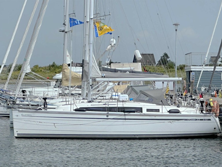 Sailboat hire in Heiligenhafen - Bavaria Cruiser 33