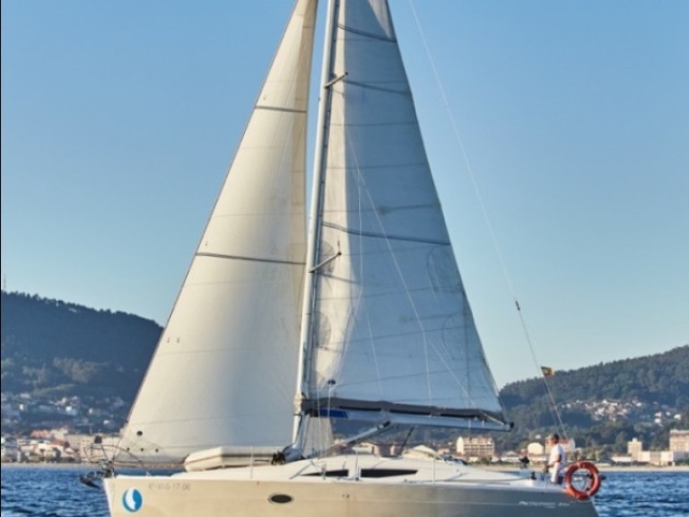 Yacht charter Vigo - Elan Impression 344 on SamBoat