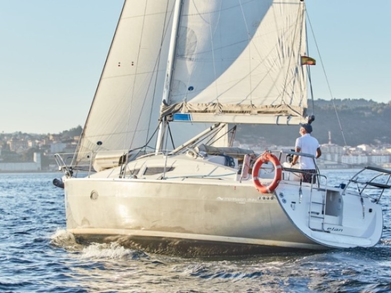 Hire Sailboat Elan with a boat licence