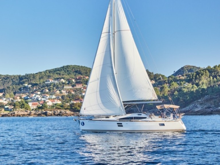 Sailboat hire in Vigo - Elan Impression 40