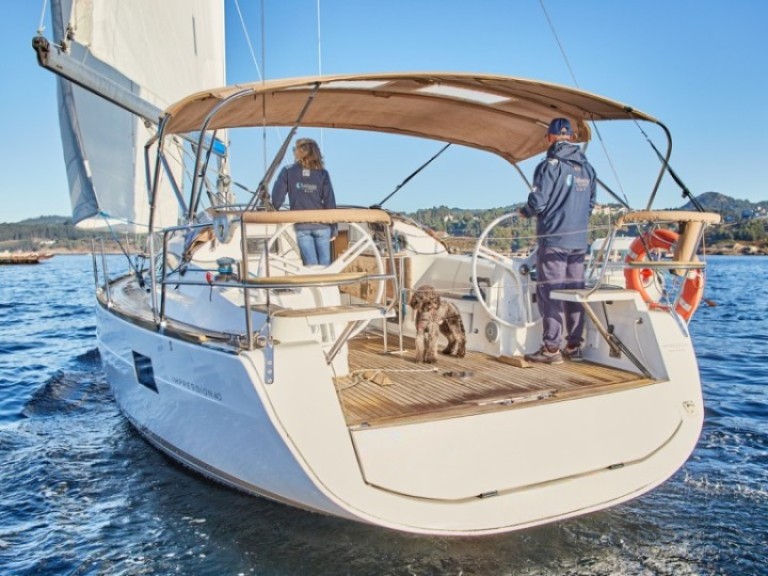 Charter a Elan Impression 40 in Vigo on Samboat