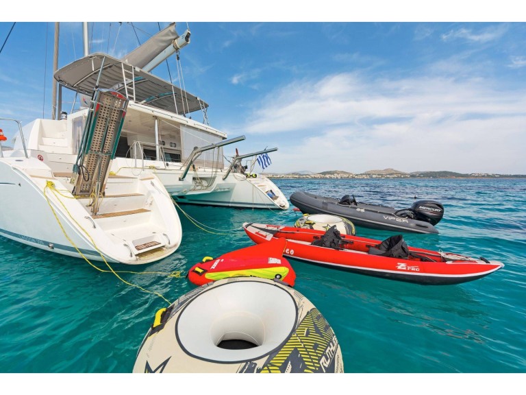 Catamaran hire in Tourlos - Lagoon Lagoon 500