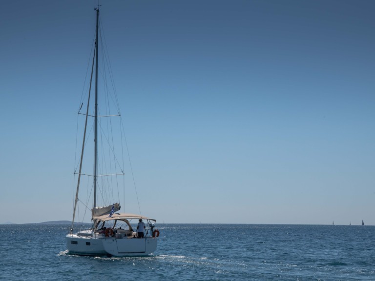 Yacht charter Alimos - Jeanneau Sun Odyssey 440 on SamBoat