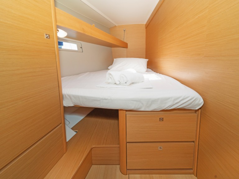 Charter a Dufour Dufour 460 Grand Large in Lefkáda on Samboat