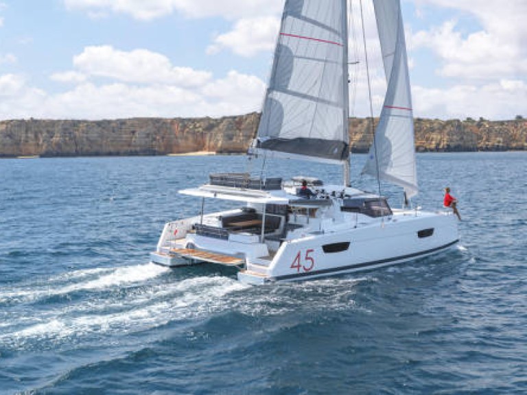 Hire Catamaran Fountaine Pajot with a boat licence