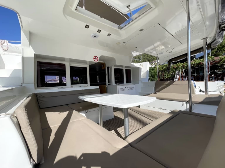 Yacht hire Alimos cheap Lagoon 450 F