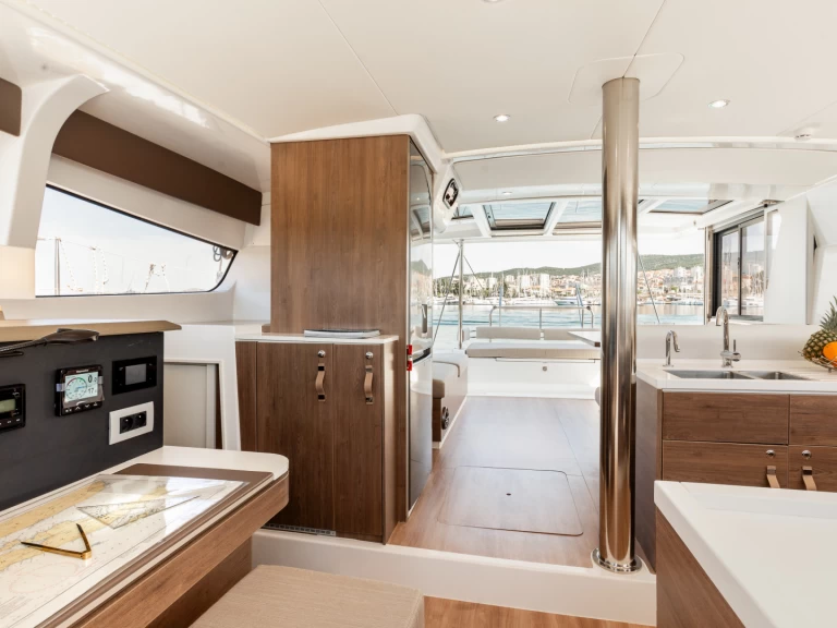 Yacht hire Šibenik cheap Bali 4.2