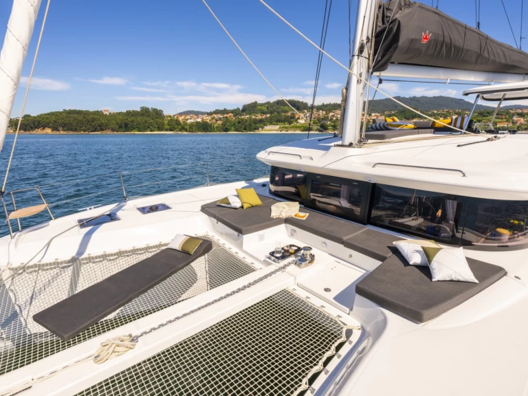 Hire a Lagoon Lagoon 43 Seget Donji