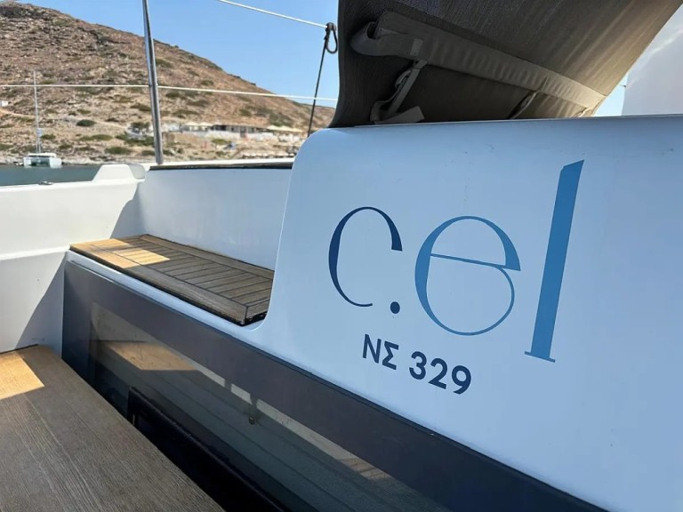 Hire Catamaran Lagoon with a boat licence