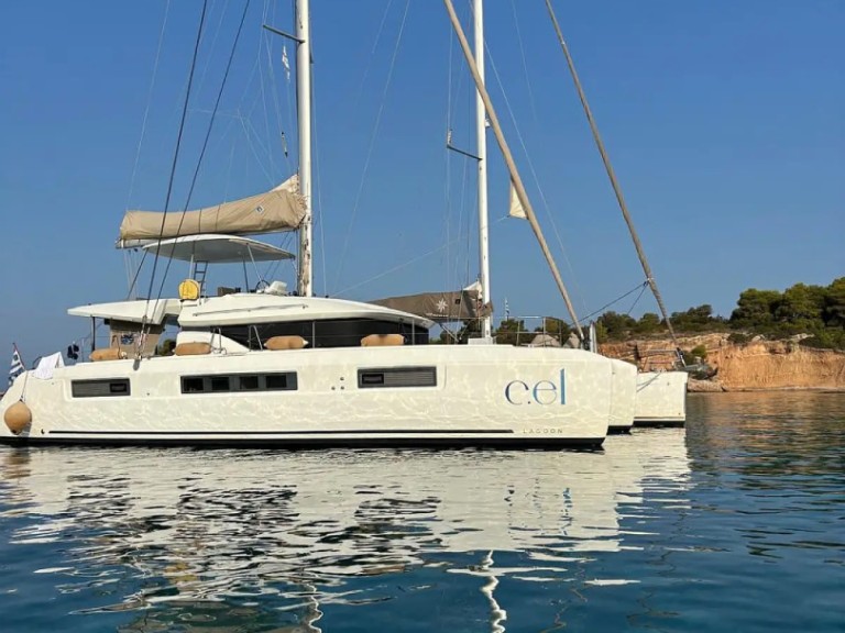 Yacht charter Piraeus - Lagoon Lagoon 50 on SamBoat