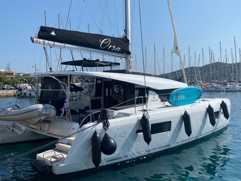 Charter a Lagoon Lagoon 42 in Skiathos on Samboat