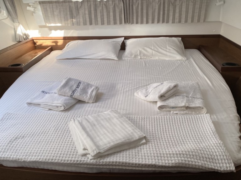 Catamaran to hire Skiathos at the best price