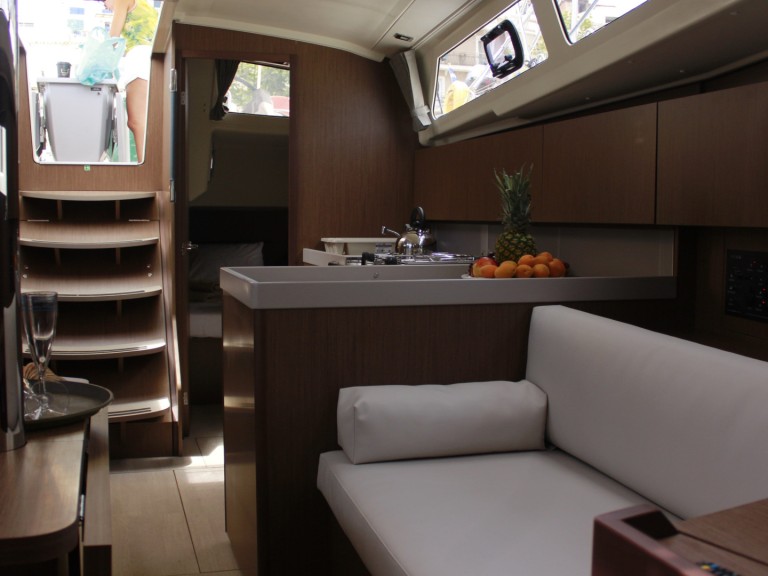 Sailboat hire in Skiathos - Bénéteau Oceanis 41.1