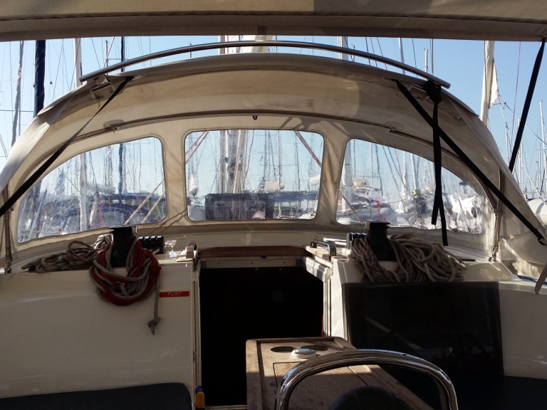 Hire Sailboat Bavaria with a boat licence