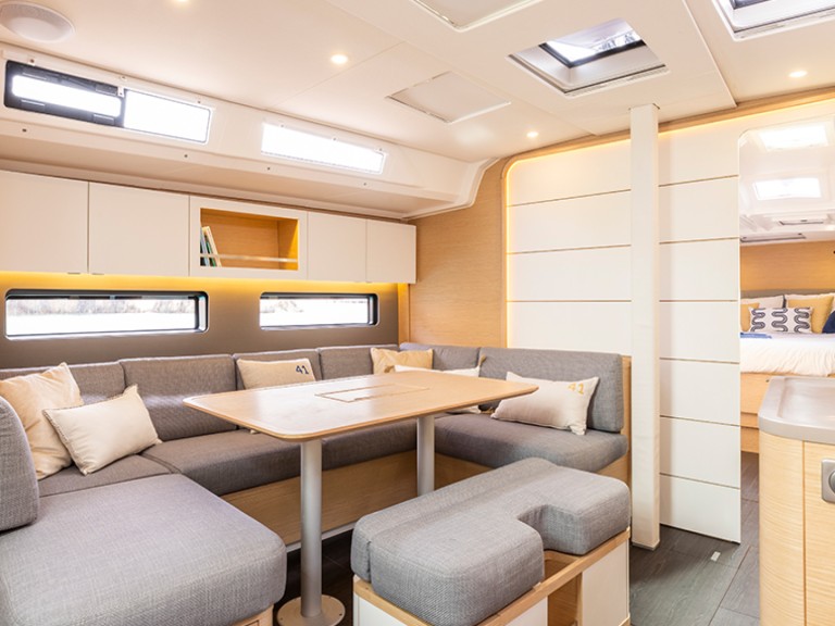 Charter a Dufour Dufour 41 in Volos on Samboat