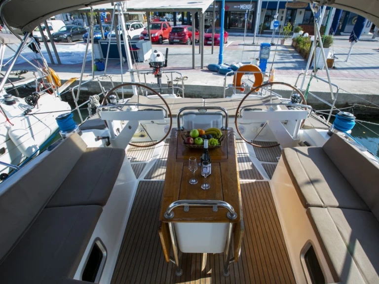 Hire Sailboat with or without skipper Jeanneau Tourlos