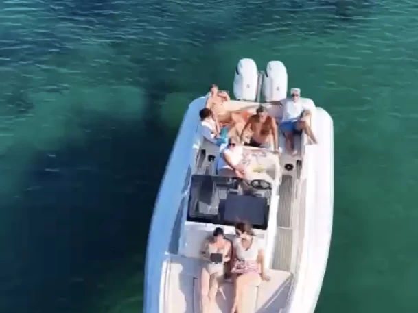 Charter a Zar ZAR 85 SL in Sant'Amanza on Samboat