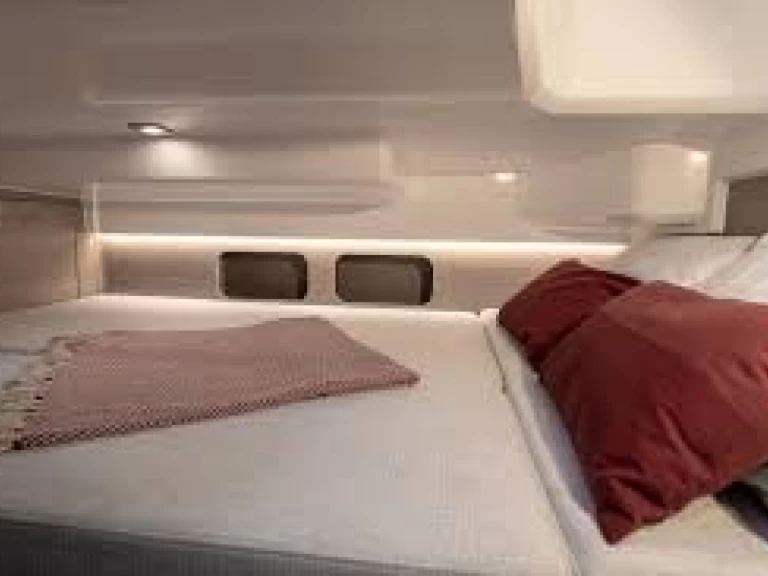 Hire a Jeanneau Cap Camarat 9.0 WA Makarska