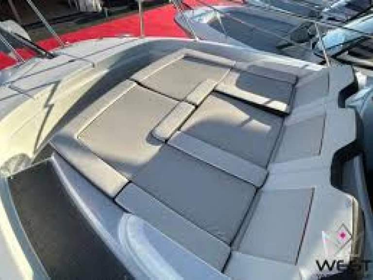 Motorboat hire in Makarska - Jeanneau Cap Camarat 9.0 WA