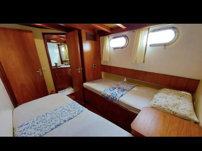 Yacht hire Bodrum cheap S20