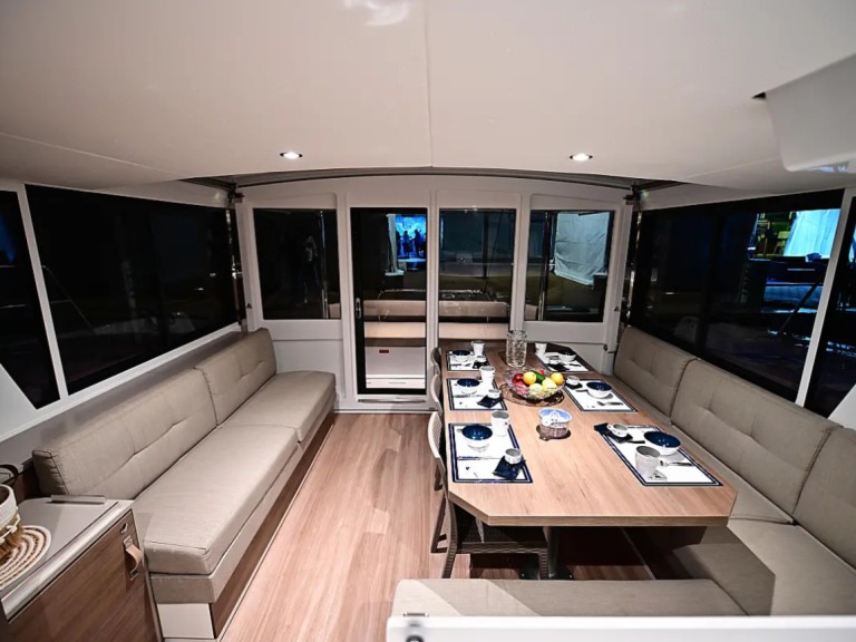 Charter a Bali Bali 4.6 in Salerno on Samboat