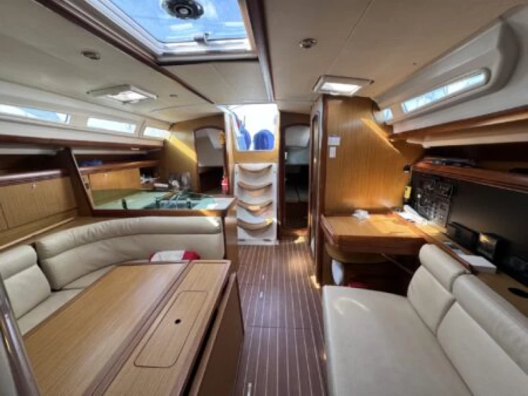 Sailboat hire in Le Marin - Jeanneau Sun Odyssey 42i