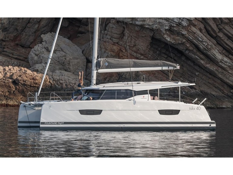 Yacht charter Castellammare del Golfo - Fountaine Pajot Fountaine Pajot Isla 40  (Wm-Ac in dinette-Gen-Sol.Pan) on SamBoat