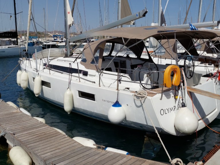 Charter a Jeanneau Sun Odyssey 440 in Skiathos on Samboat