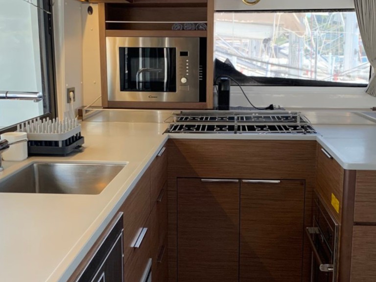 Yacht hire Skiathos cheap Lagoon 46