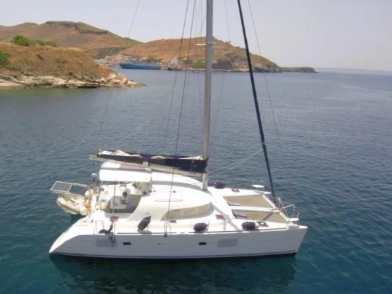Catamaran hire in Pálairos - Lagoon Lagoon 380