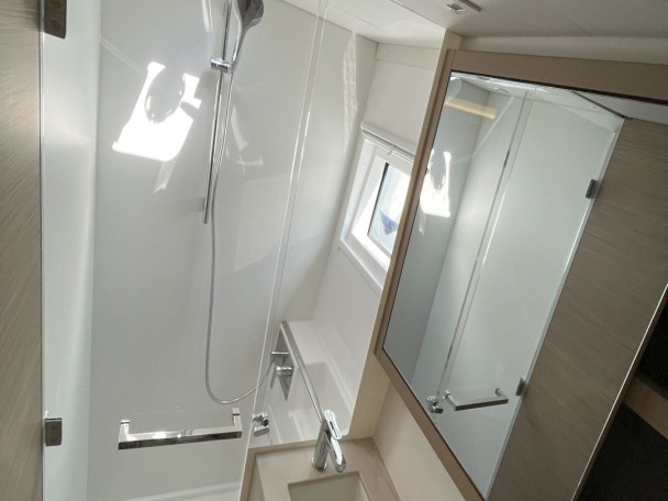 Yacht hire Skiathos cheap Lagoon 46