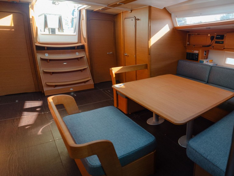 Hire a Dufour Dufour 430 Skiathos